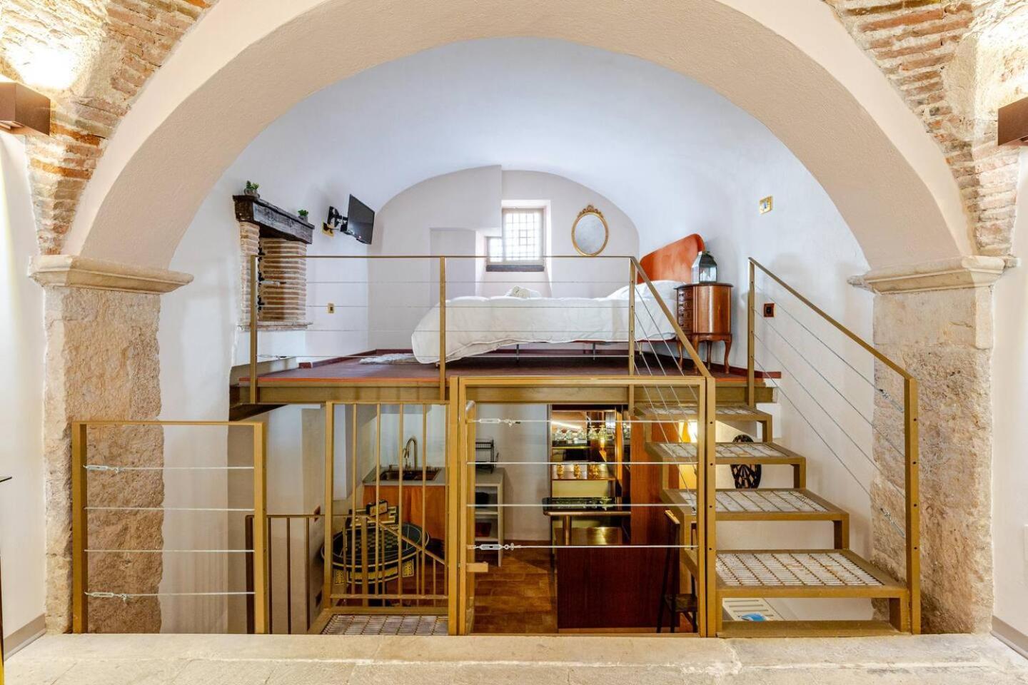 Art Of Living, Elegante Casa Nel Centro Storico * L'Aquila