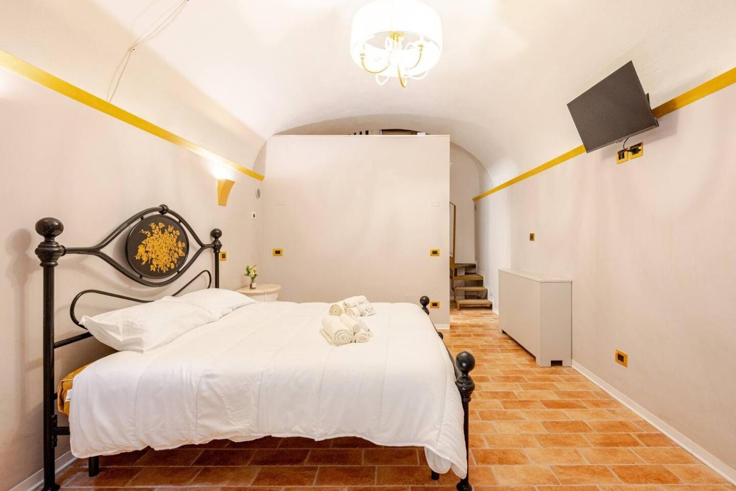 Art Of Living, Elegante Casa Nel Centro Storico L'Aquila