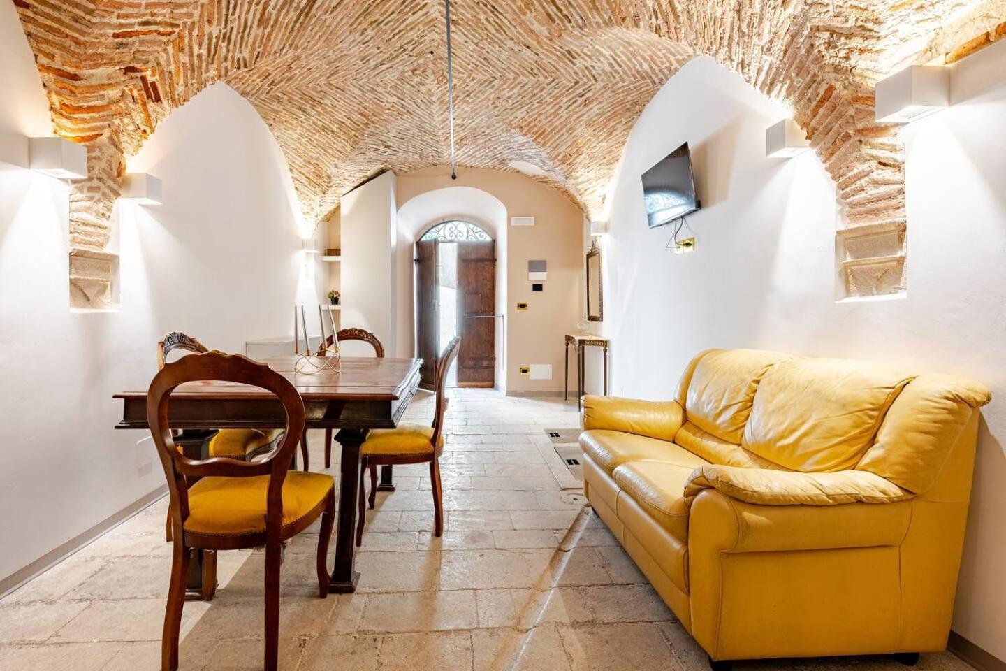 Art Of Living, Elegante Casa Nel Centro Storico Apartment