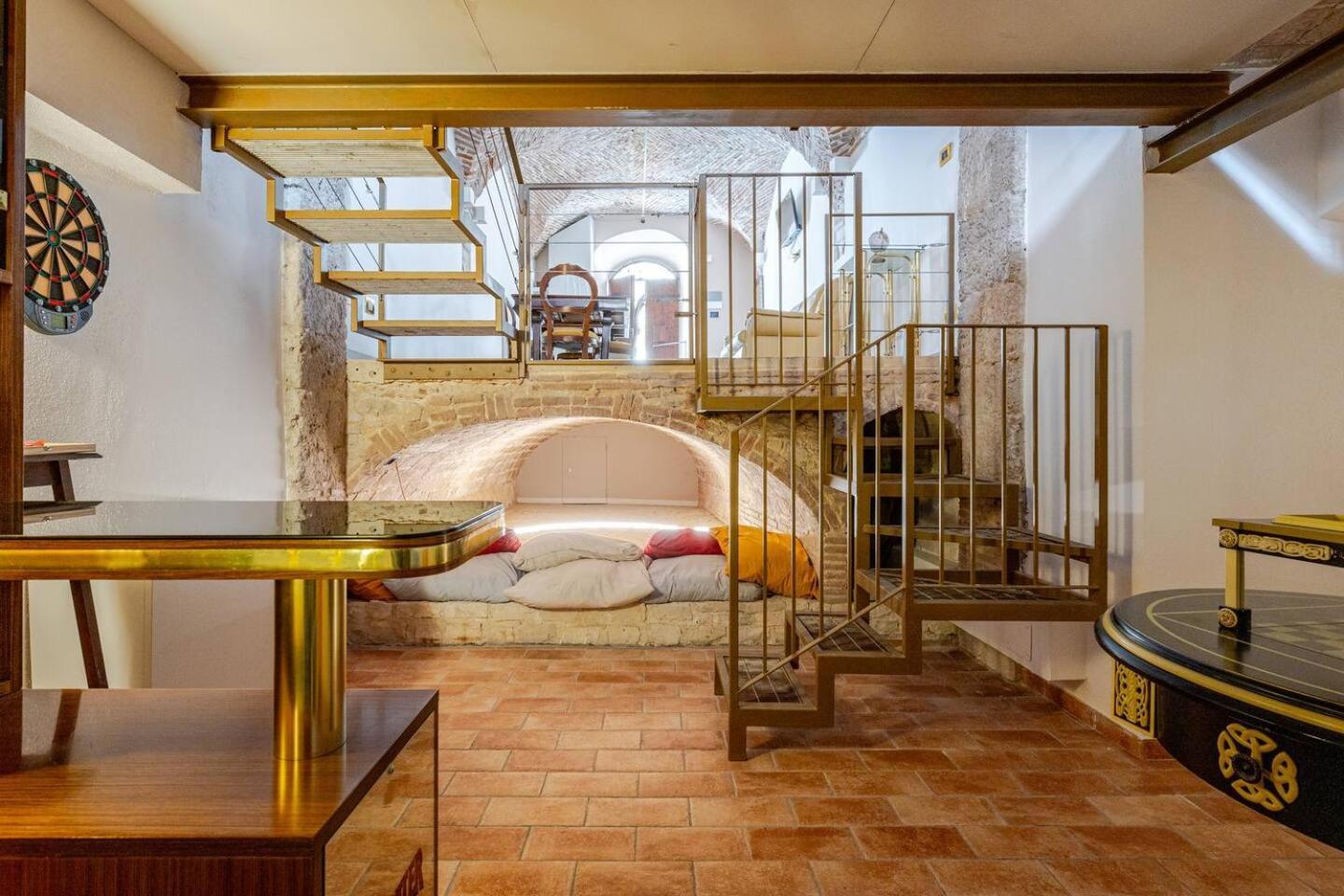 Apartment Art Of Living, Elegante Casa Nel Centro Storico LʼAquila